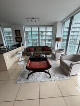 1111 SW 1st Ave in Miami, FL - Building Photo - Building Photo