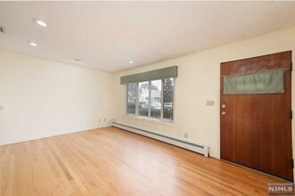 21 Wickers St in Clifton, NJ - Building Photo - Building Photo