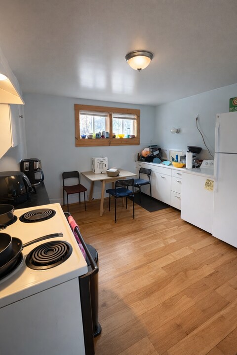 900 E Houghton Ave in Houghton, MI - Building Photo