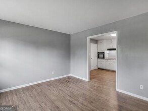 836 Oakdale Dr in Forest Park, GA - Building Photo - Building Photo