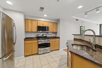 2220 Fairfax Dr in Arlington, VA - Foto de edificio - Building Photo