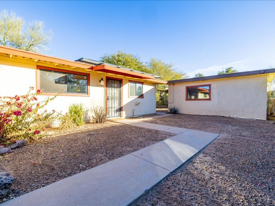 2550-2552 E Sequoyah in Tucson, AZ - Building Photo