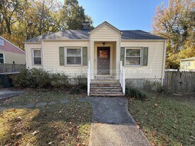 2203 Maywood St in Greensboro, NC - Building Photo