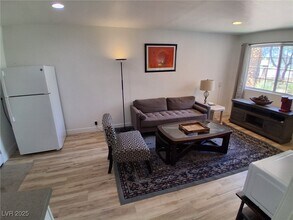 3475 E Tompkins Ave in Las Vegas, NV - Building Photo - Building Photo
