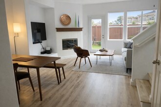 634 Sumner Way in Oceanside, CA - Building Photo - Building Photo