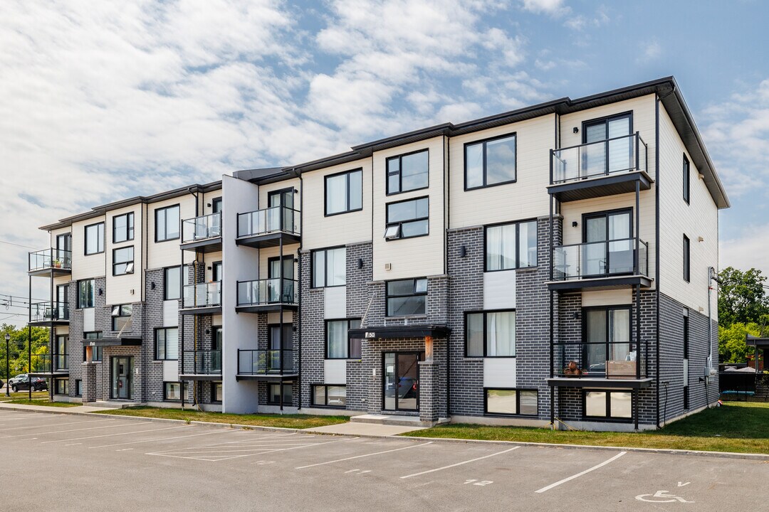 40 Chénier Rue in St-Philippe, QC - Building Photo
