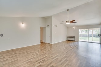 3021 Gunnison Trl, Unit B in Fort Worth, TX - Foto de edificio - Building Photo