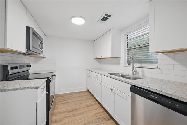 906 E Houston St in Sherman, TX - Building Photo - Building Photo