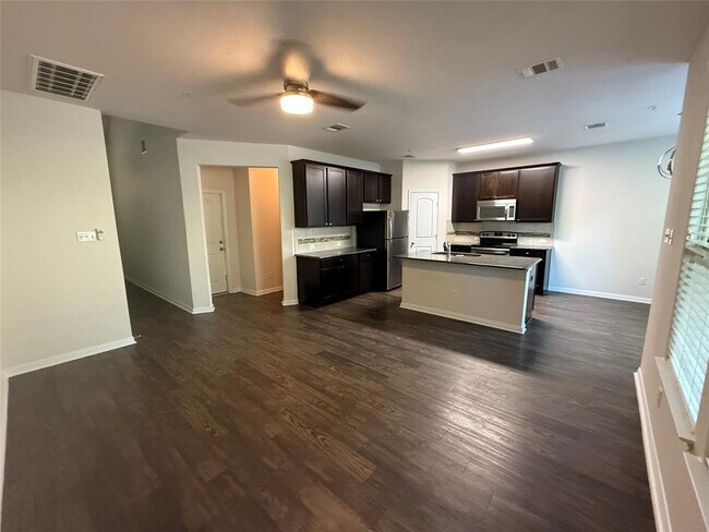 1200 10th St in Pflugerville, TX - Building Photo - Building Photo