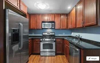 2300 N Commonwealth Ave in Chicago, IL - Building Photo - Building Photo
