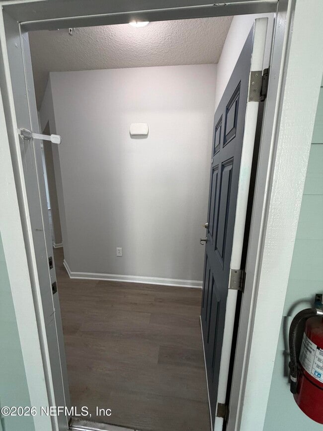 8201 Green Parrot Rd in Jacksonville, FL - Foto de edificio - Building Photo