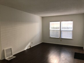 1547 Riverside Dr in Glendale, CA - Building Photo - Building Photo