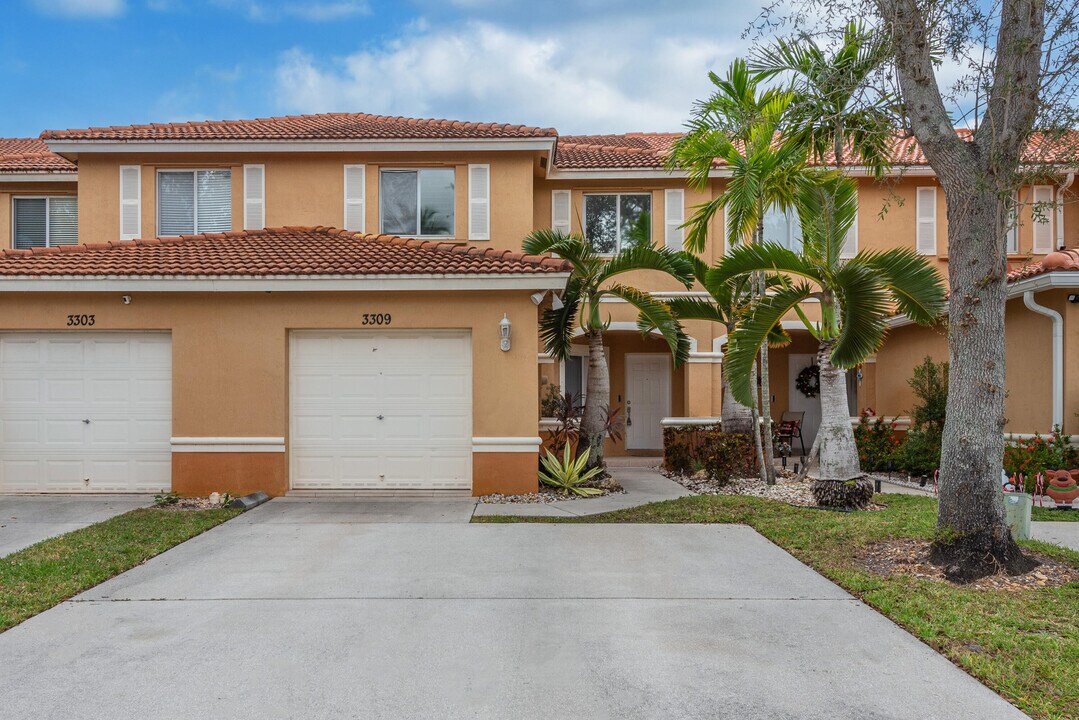 3309 Osprey Ln in West Palm Beach, FL - Building Photo
