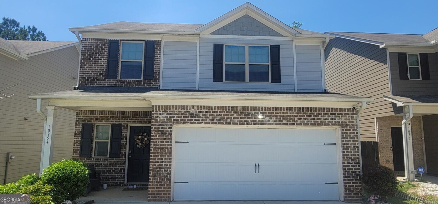 10954 Wheeler Trce in Hampton, GA - Building Photo