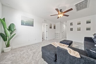 12105 Bacalar Bnd, Unit SI ID1492691P in Manor, TX - Foto de edificio - Building Photo