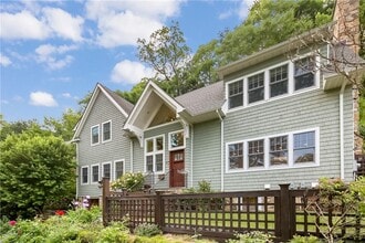 81 Edgemont Rd in Scarsdale, NY - Building Photo - Building Photo