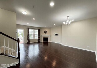155 Waypoint Dr in Eatontown, NJ - Building Photo - Building Photo