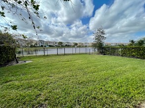 746 NE 193rd St in Miami, FL - Building Photo - Building Photo