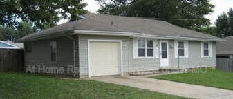 3231 W Olive St in Springfield, MO - Building Photo