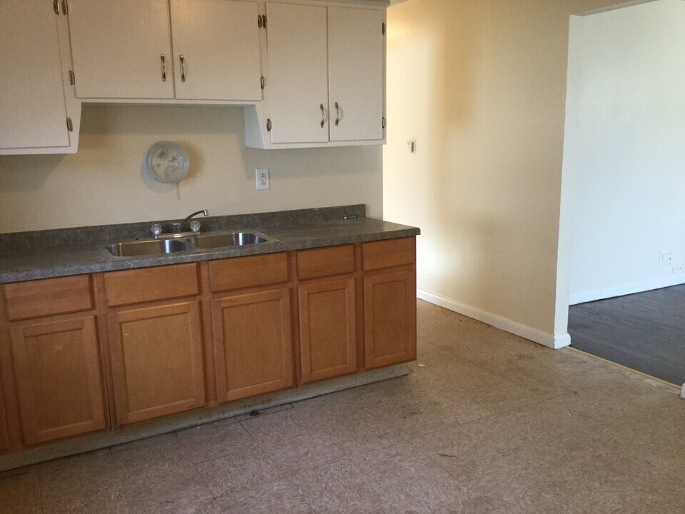 4739 W Luscher Ave in Milwaukee, WI - Building Photo