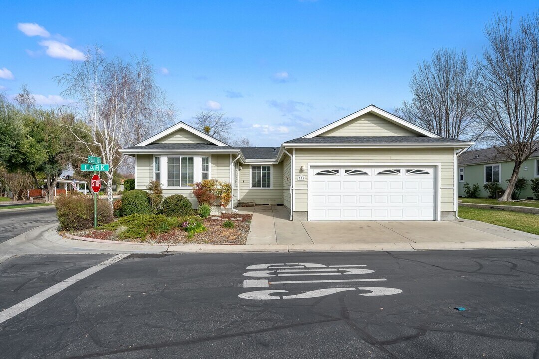 351 Lark Dr in Paso Robles, CA - Building Photo