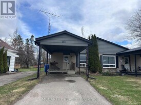 421 Victoria St in Shelburne, ON - Building Photo