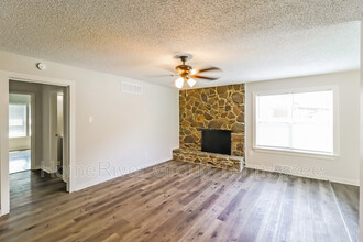 2413 Ridgeway Rd in Memphis, TN - Building Photo - Building Photo