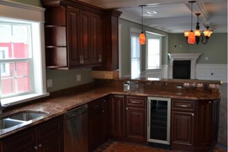 127 Nonantum St, Unit 1 in Boston, MA - Foto de edificio - Building Photo
