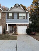 2396 Camden Oak Way in Lithonia, GA - Building Photo