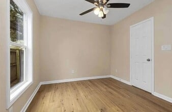 100 Kurtz St in Brenham, TX - Building Photo - Building Photo
