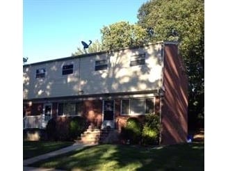 241 S 11th Ave in Highland Park, NJ - Foto de edificio