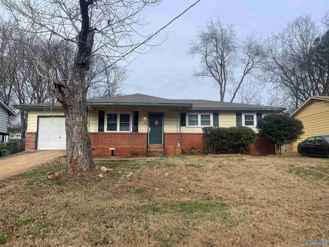 property at 606 Eastbrook Dr NW