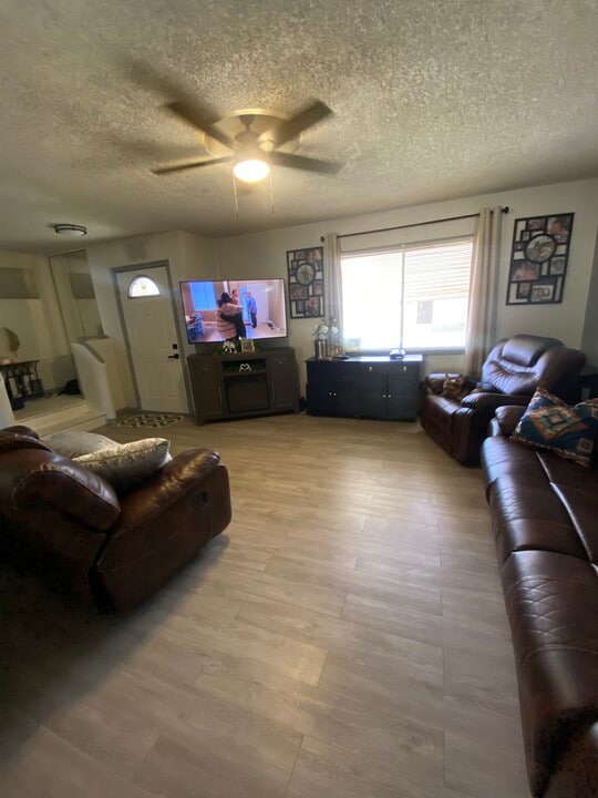 5710 N 43rd Dr in Glendale, AZ - Foto de edificio