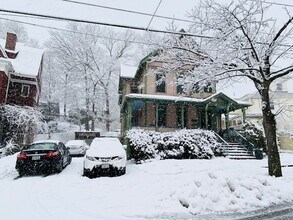 54 Las Casas St, Unit 2 in Malden, MA - Foto de edificio - Building Photo