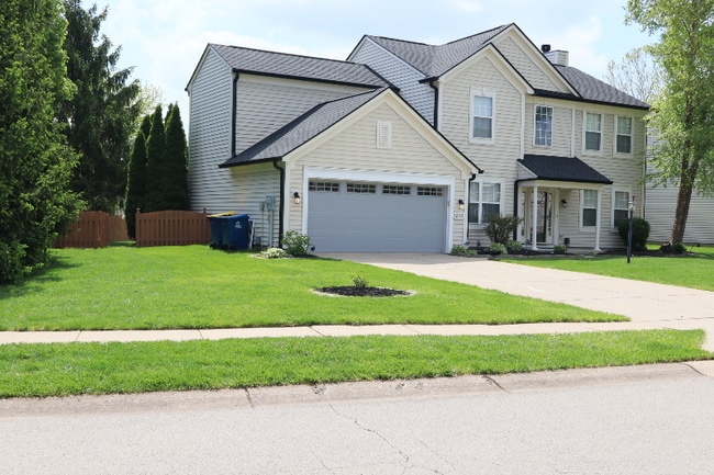 12115 Flagstone Dr in Fishers, IN - Building Photo - Building Photo