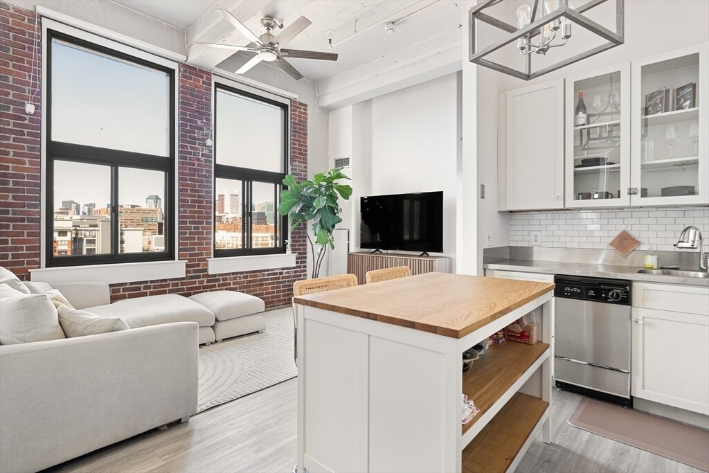 320 W 2nd St in Boston, MA - Foto de edificio
