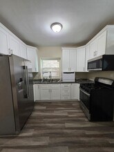 4831 W Roscoe St in Chicago, IL - Foto de edificio - Building Photo