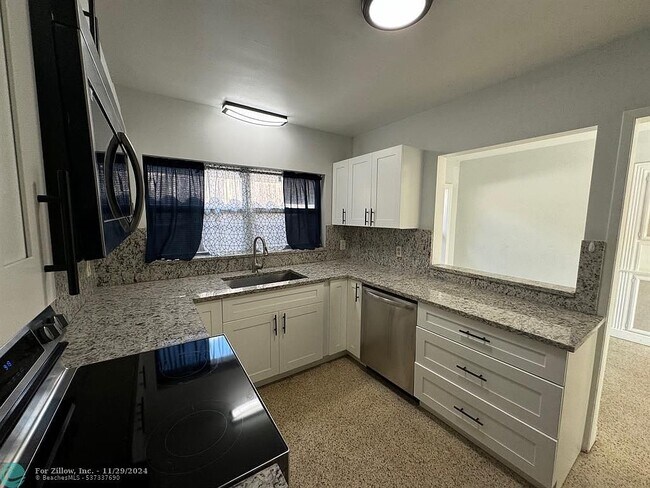 919 NE 11th St in Fort Lauderdale, FL - Building Photo - Building Photo