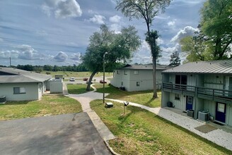 Cypress Villas in Gainesville, FL - Building Photo - Building Photo