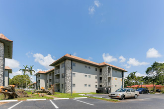 Lake Placid Condos in Miami Lakes, FL - Building Photo - Building Photo