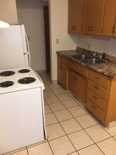 556 Jenks Ave E in St. Paul, MN - Building Photo - Building Photo