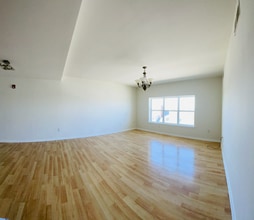 358 Rector St, Unit 705 in Perth Amboy, NJ - Building Photo - Building Photo