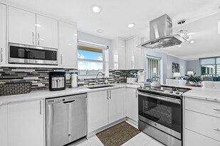 3581 S Ocean Blvd in South Palm Beach, FL - Building Photo