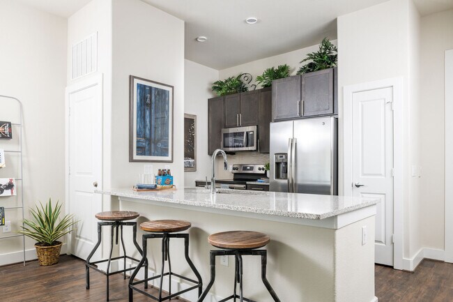 Hawthorne House in San Antonio, TX - Building Photo - Building Photo