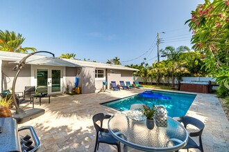 505 SE 25th Ave in Pompano Beach, FL - Foto de edificio - Building Photo