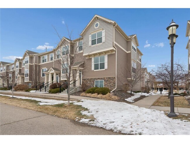 8957 SW Village Loop in Chanhassen, MN - Building Photo - Building Photo