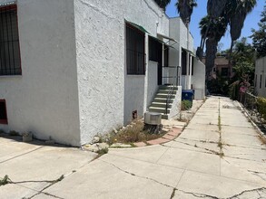 811 N Vendome St in Los Angeles, CA - Building Photo - Building Photo