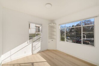 35-35 Kennebec Ave in Long Beach, CA - Building Photo - Building Photo