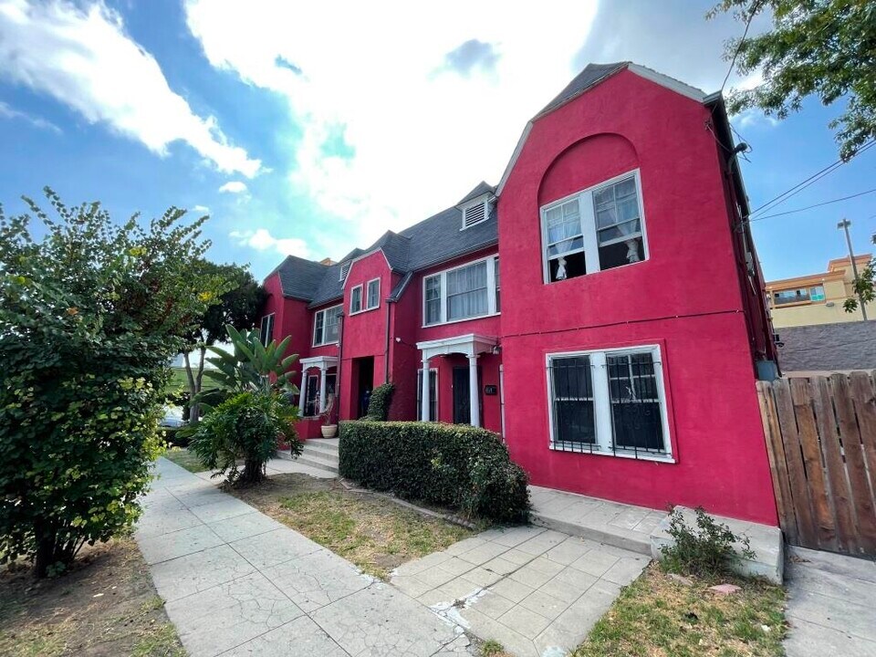 1713 N Serrano Ave in Los Angeles, CA - Building Photo
