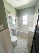 3954 14th Ave S, Unit 2 second floor in Minneapolis, MN - Foto de edificio - Building Photo